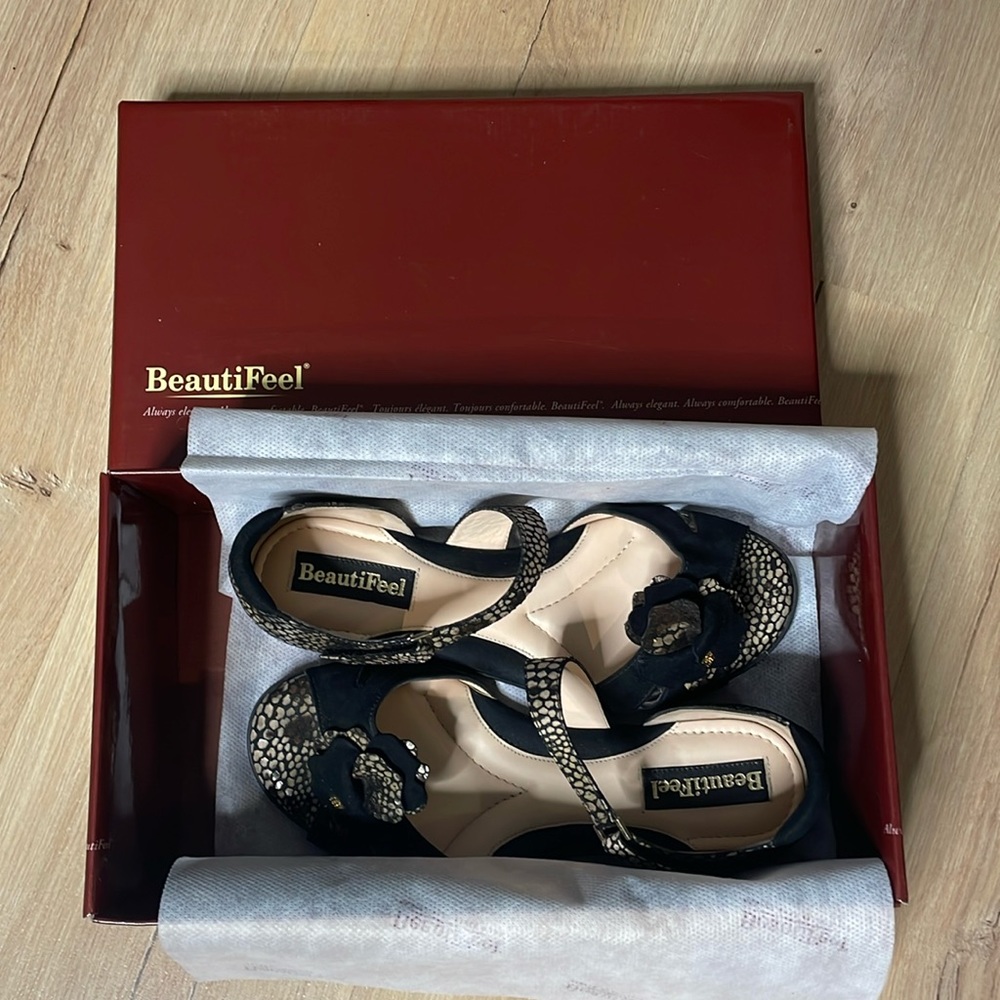 BeautiFeel Diana Flats. Black/Cobra. Size 38. Very lightly‎ worn. Shoes